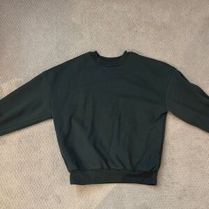 Woman’s Forest Green Crewneck